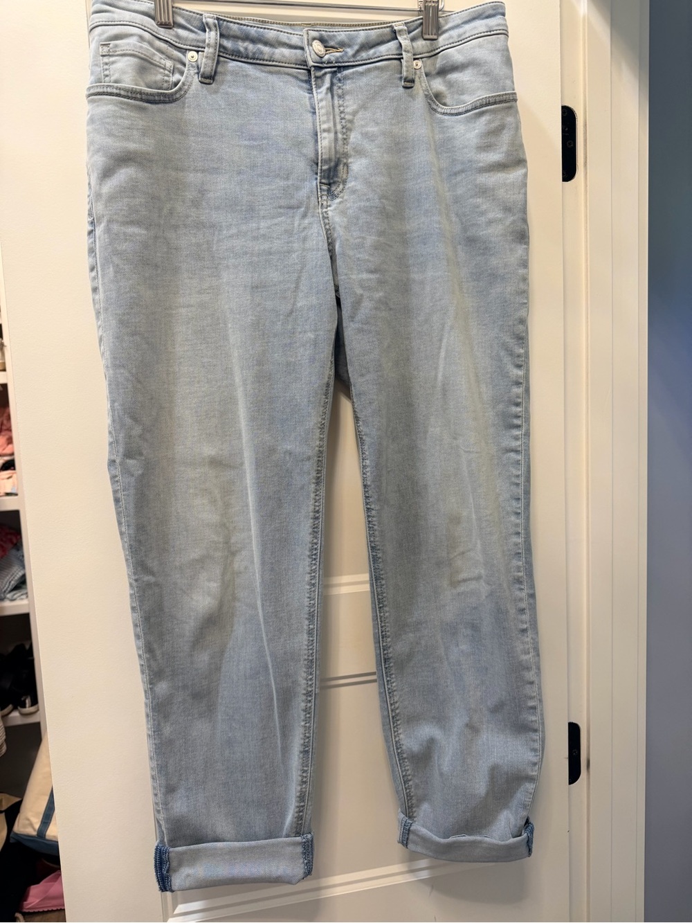 Tommy Bahama 10 Mid Rise Boyfriend jeans